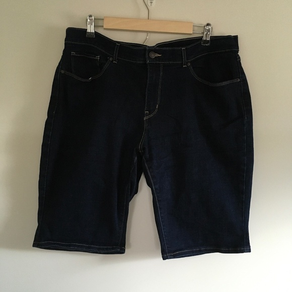 Levi’s Bermuda Shorts Dark Wash Denim Womens Sz 33 Stretch 12” Inseam Beach - Picture 1 of 15